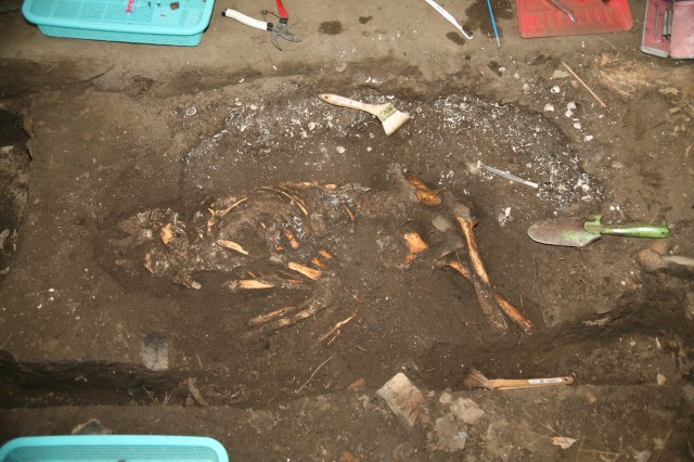 Human bones from the Early Jomon period
