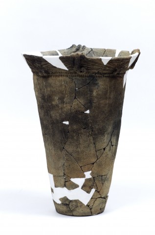 Cylindrical pottery
