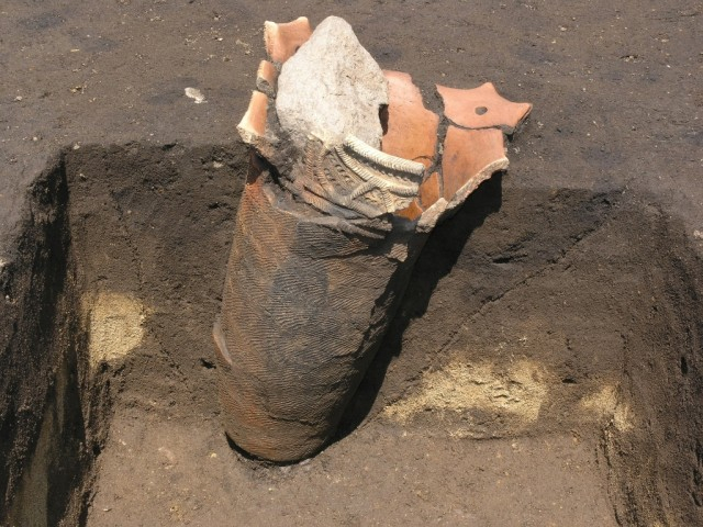 Burial jar in the Ichioji Site