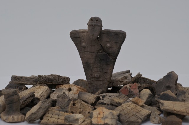 Flat clay figures