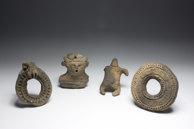 Clay figurines/objects