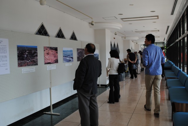 Panel exhibition at a lecture to commemorate the designation as a historic site