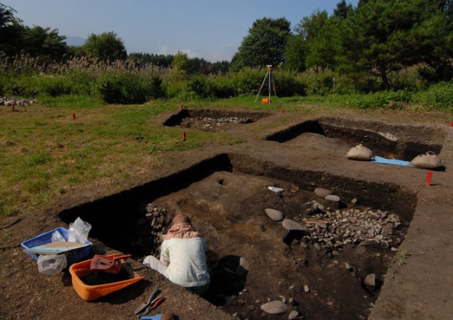 Flattened part of the earthwork mound, Kakinoshima Site