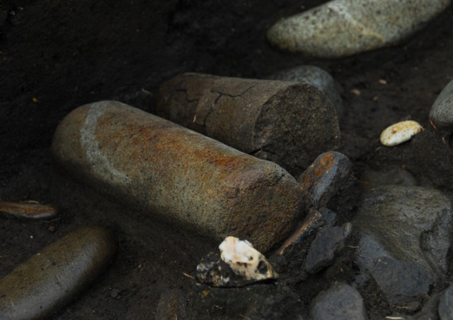 Stone rods excavated from the hillock area on the flattened part of the earthwork mound, Kakinoshima Site