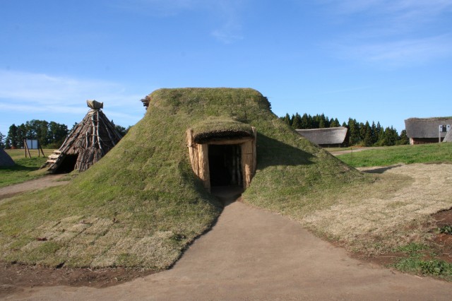 2012 Jomon House Building (for adults)