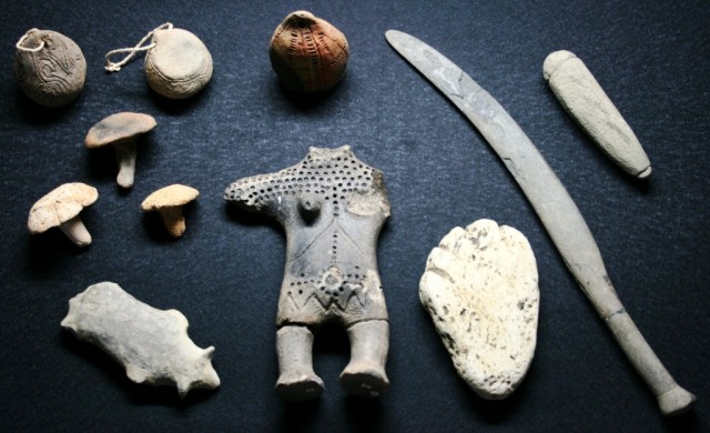 Tools for worship and celebration (clay and stone objects)