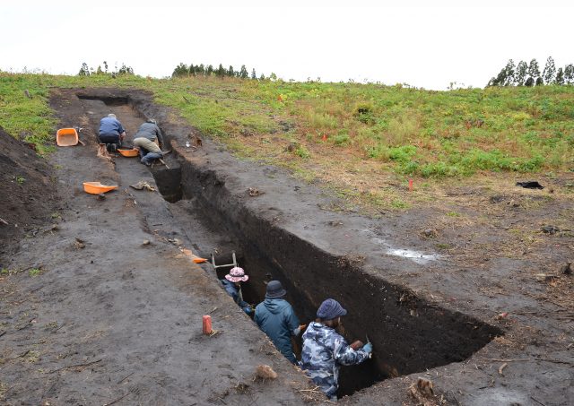 Current situation of the earthwork mound, Kakinoshima Site