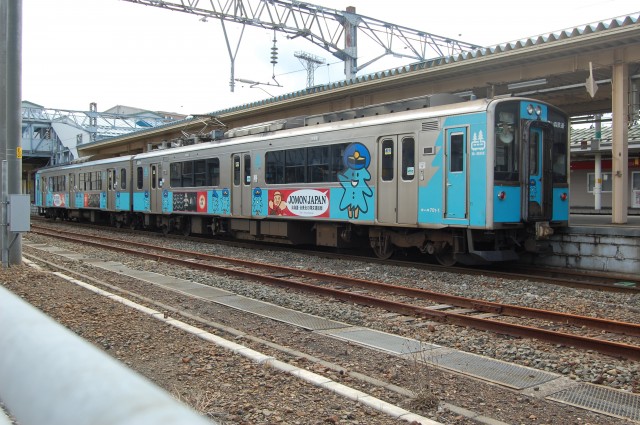 縄文遺跡群ラッピング列車